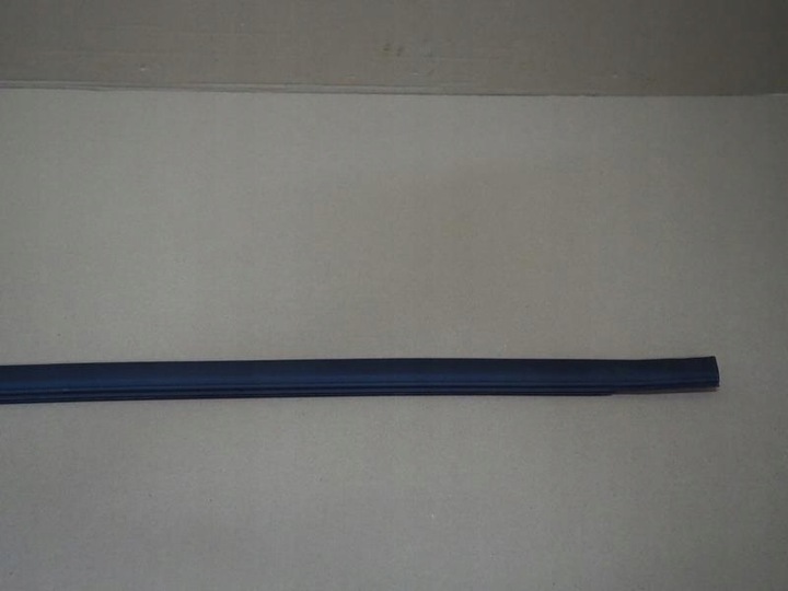 фото №3, Планка накладка двері ущільнювач скла лівий зад ford fiesta mk7