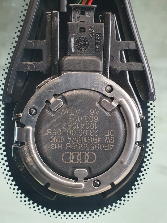 фото №15, Стекло лобовое + датчик оригинальный номер 4e0955559b audi a6 c6 sedan 05r.