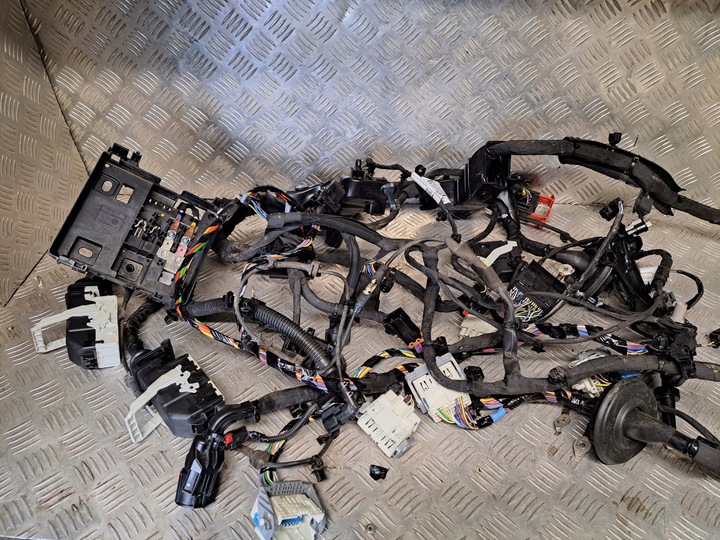 фото №8, Ford focus mk4 1.5 tdci установка камери двигуна