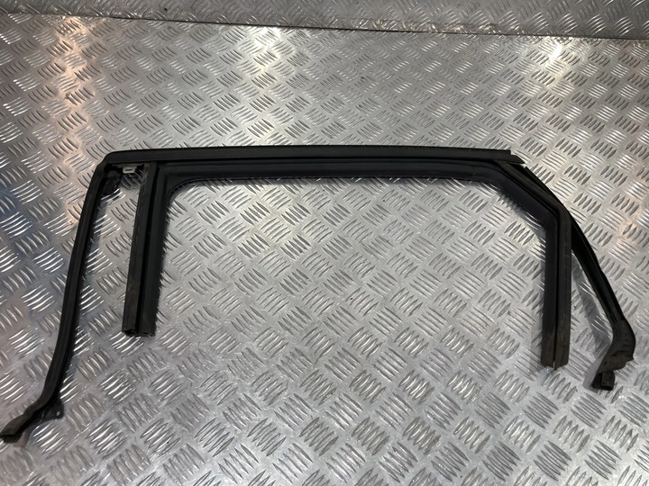 фото №1, Прокладка рамка стёкла дверь левый зад ds3 crossback 18-