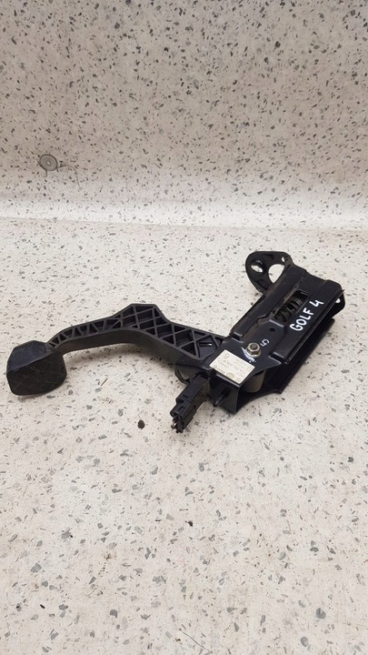 фото №1, Педаль сцепления vw golf iv 1.4 16v 1j1721059r