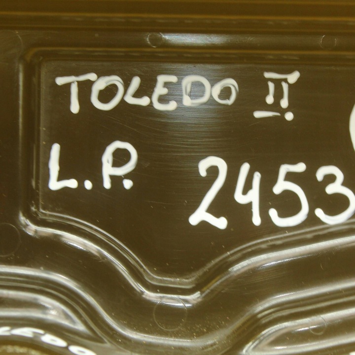 фото №13, Заглушка крышка лампы seat toledo ii левые перед