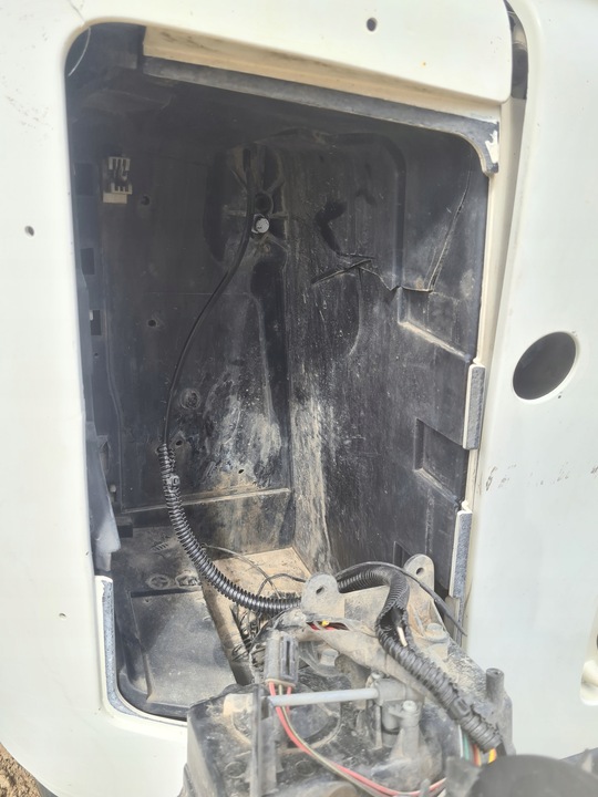 фото №9, Фара лампа панель кріплення фар правий volvo fh fm 9 12 13