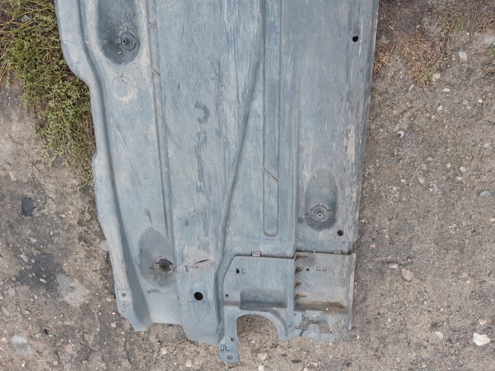 фото №13, Audi a3 8v захист плита підлоги шасі права 5q0825202l