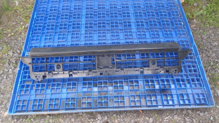 фото №1, Audi q3 ii 2 f3 83a 18- решітка середня нижня решітка перед 83a807683a