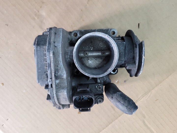 фото №1, Дросельна заслінка vw golf iv 4 030133064f