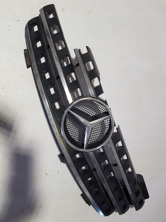 фото №1, Mercedes ml w164 решітка радіатора решітка емблема знак