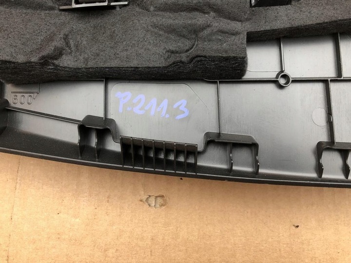 фото №12, Отделка задней крышки багажника audi e-tron 50