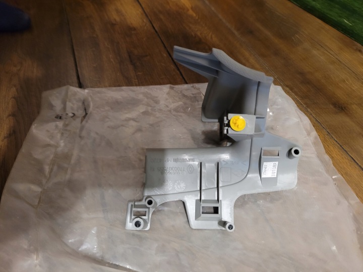 фото №7, Уголок внутренний багажника правое renault kangoo 97-07 7700307555