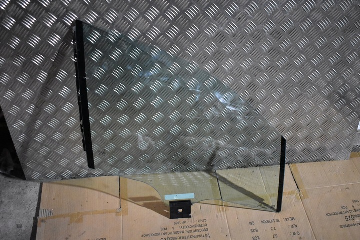 фото №1, Идеальная стекло дверь передняя правая porsche panamera 971 1