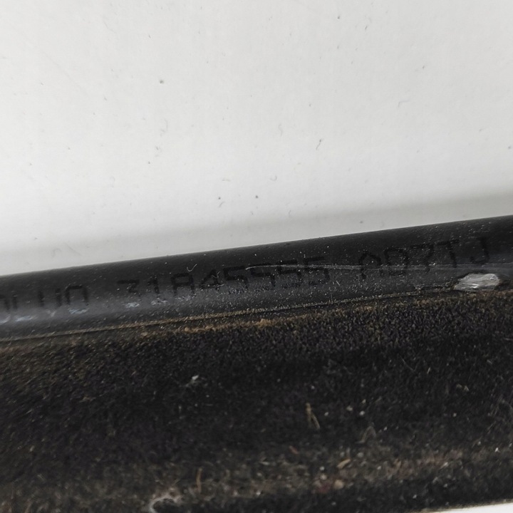 фото №7, Volvo xc90 2020 правая сторона планка / прокладка стёкла дверь задних