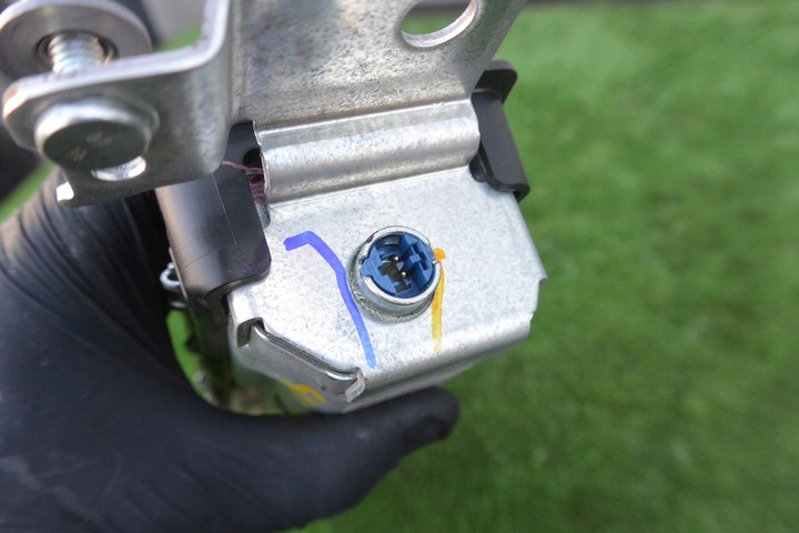 фото №9, Подушка подушка безопасности коленная правая bmw 3-seria f30 f31 usa