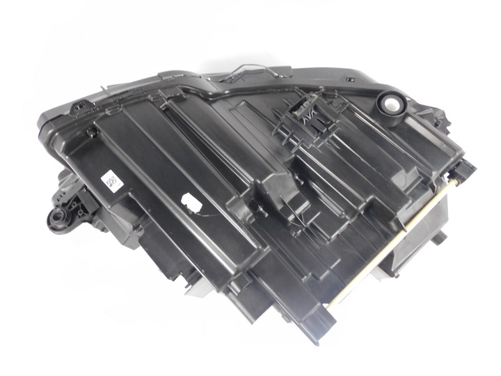 фото №12, Audi q4 89a лампа левая matrix 89a941035 повреждённая