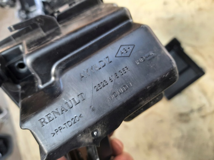 фото №7, Clio v 1.5 bdci корпус коробка запобіжників