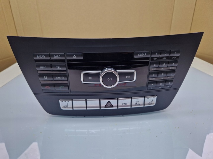 фото №1, Mercedes-benz c amg w204 2011 панель / радиопроигрыватель cd/dvd/gps