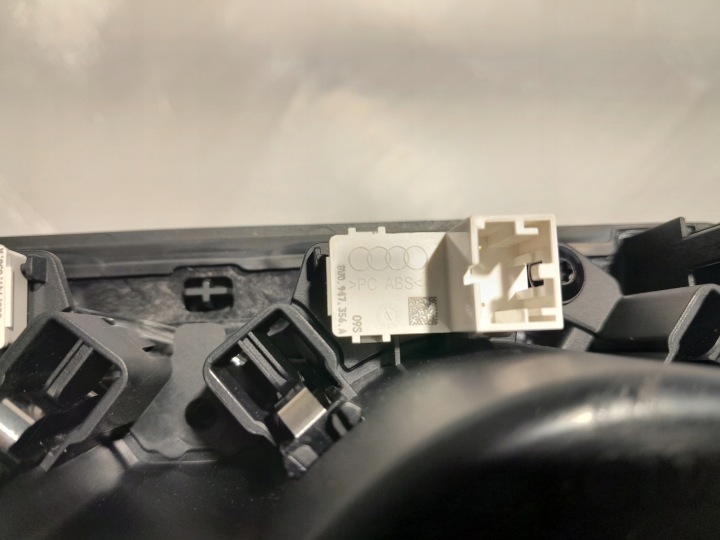 фото №8, Audi a4 b9 рамка тунелю середнього 8w1864261e 8w0862533a/b