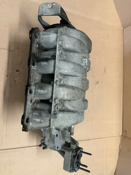 фото №1, Коллектор всасывающий audi a8 d2 передний fl 3.7 akj 077133185f