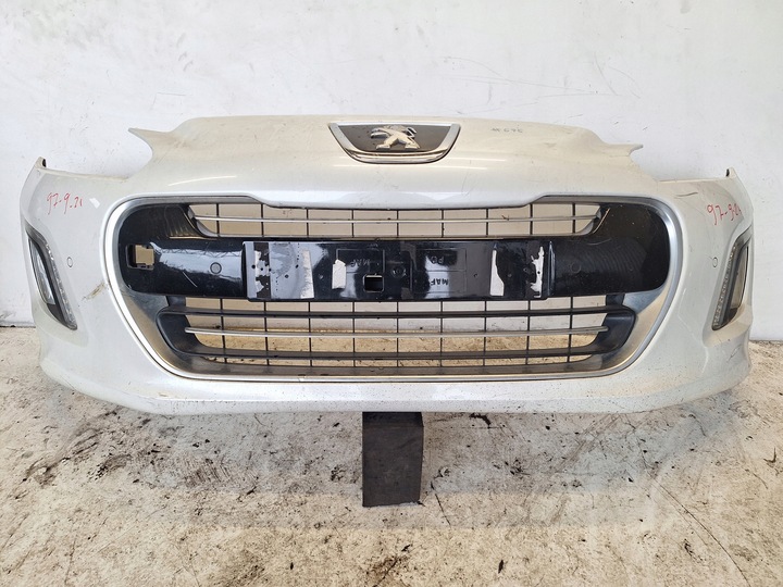 фото №1, Peugeot 308 t7 рестайлинг 11-13 бампер pdc + led