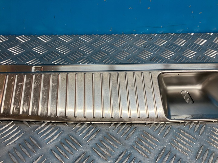 фото №8, Mercedes w212 универсал защита ремня заднего планка