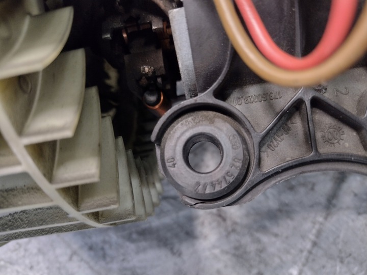 фото №9, Воздуходувка воздуховод bmw e39 2,5d 120kw оригинальный номер 0765017212