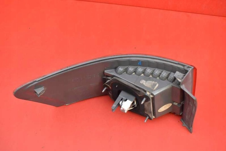 фото №7, Лампа правая зад задняя toyota avensis t27 sedan 09-11