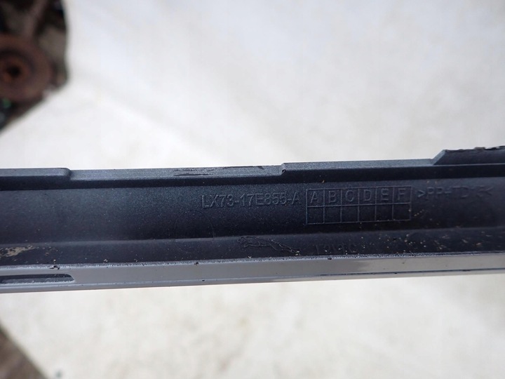 фото №8, Jaguar xe рестайлинг 19- планка бампера зад