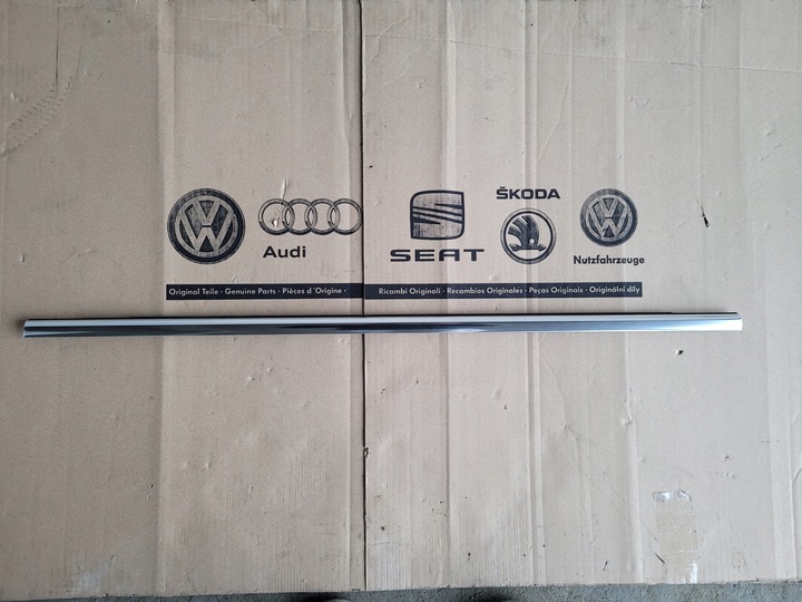 фото №1, Планка накладка стёкла зад passat b6 3c9839476b