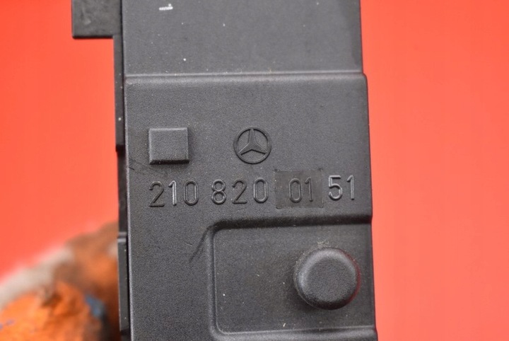 фото №7, Панель керування підігріву сидінь 2108200151 mercedes clk w208 99-03