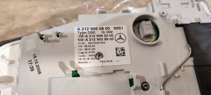 фото №7, Mercedes e клас w212 лампа кабіни освітлення панель