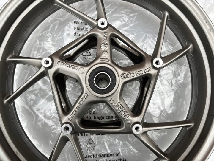 фото №16, Передняя диск bmw f900r k83 f900xr k84 оригинал