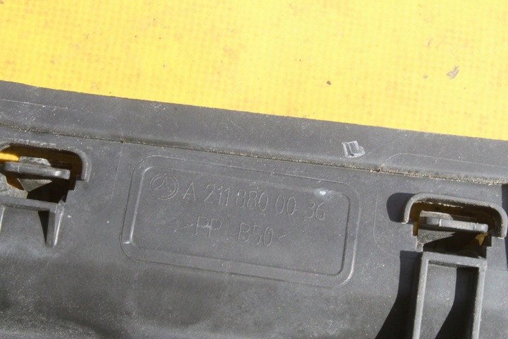 фото №7, Жолоб впуск захист капота mercedes w211 a2118800036