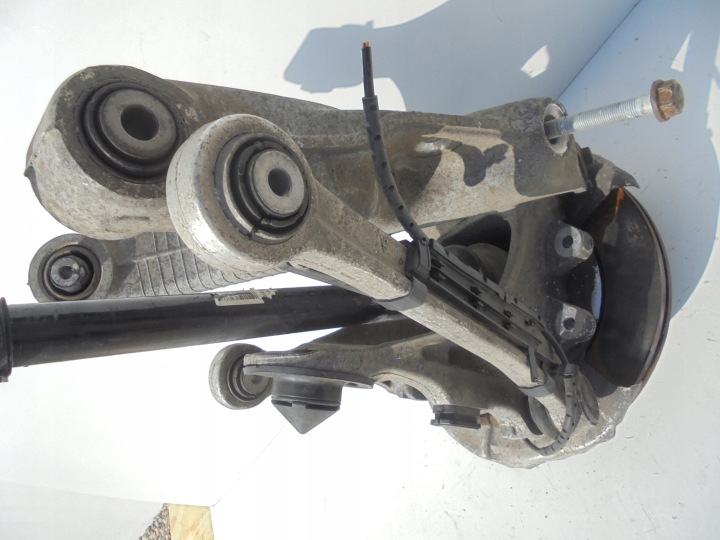 фото №13, Bmw e70 x5 поворотна опора ліва зад 6771543 p756412803