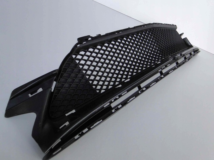 фото №7, Mercedes c w205 205 рестайлінг avant решітка середня