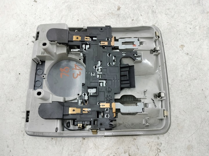 фото №4, Лампа внутренняя audi a3 8l 8l0947111d