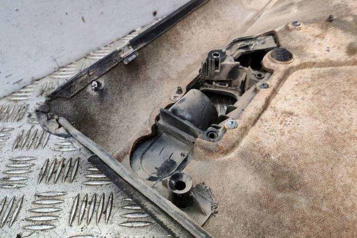 фото №9, Боковина задніх лівих двері vw vento 1h2 1h4867211 1.9l дизель 48kw 1993