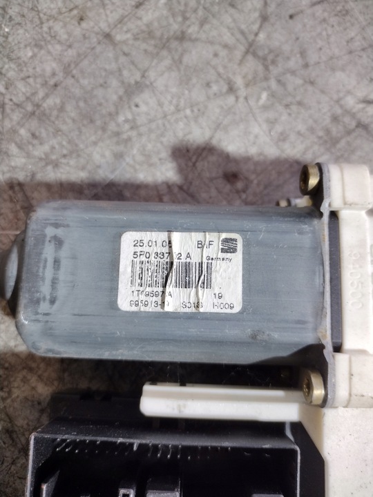 фото №5, Моторчик стёкла правый перед 1k0959792d seat altea