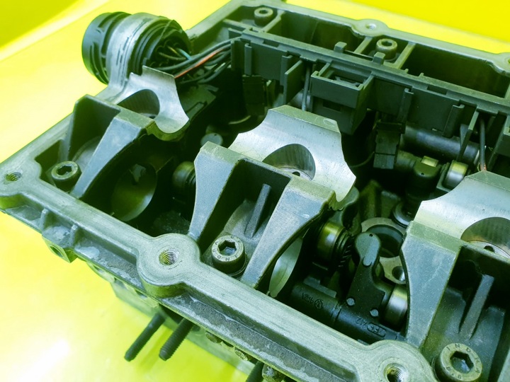 фото №12, Головка a3 8p touran caddy octavia ii golf v 2.0 tdi 16v 03g103373a