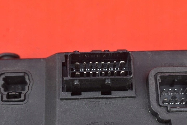 фото №10, Коробка предохранителей bsi 9653667480 citroen c2 c 2 1.1 8v 60 km 03-08