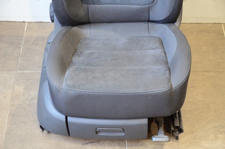 фото №15, Vw tiguan 5n fotelie обшивки матеріал алькантара uk