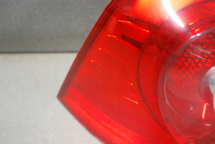 фото №8, Лампа левый зад vw golf v 1k6945095q