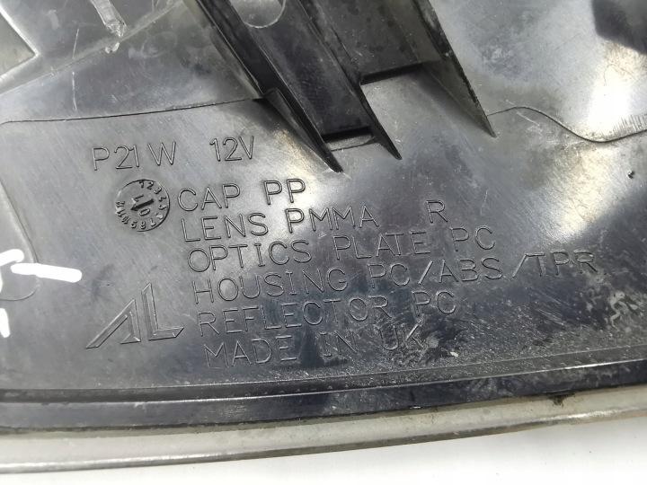 фото №9, Поворотник праве перед toyota avensis t22 019794