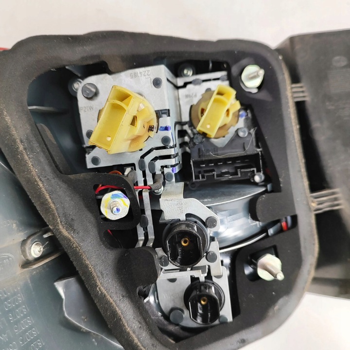 фото №7, Bmw x6 f16 2014 ліва сторона лампа задня