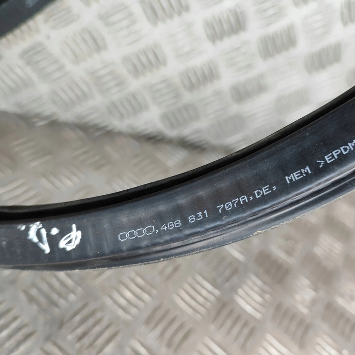 фото №6, Audi a7 s7 4g 2017 права сторона прокладка двері передніх