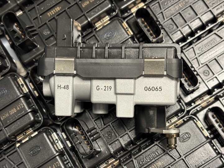 фото №11, Оригінал hella garrett turbo регулятор блок керування турбіни g-219, 6nw008412