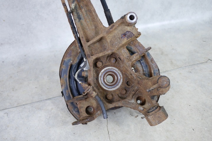фото №5, Поворотный кулак левый зад subaru legacy iii 2.0 b 4x4