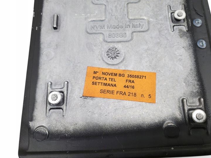 фото №6, Maserati levante 670032883 з спереди пепельницы