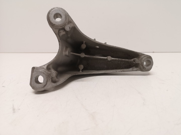 фото №11, Audi s4 rs4 b7 4.2 v8 лапи двигуна 8e0199308an