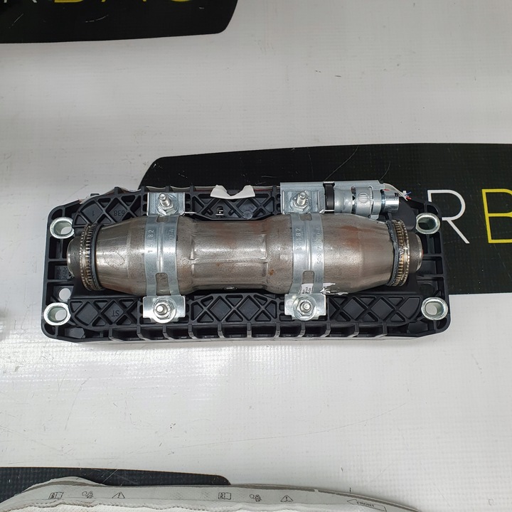 фото №12, Audi a8 d4 панель консоль подушки ремни подушка безопасности head up кожа pulpit