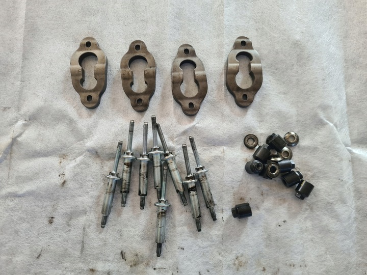 фото №1, Шпилька гайка кріплення тримач підніжка вприску mazda 2.2 cx-5 3 6