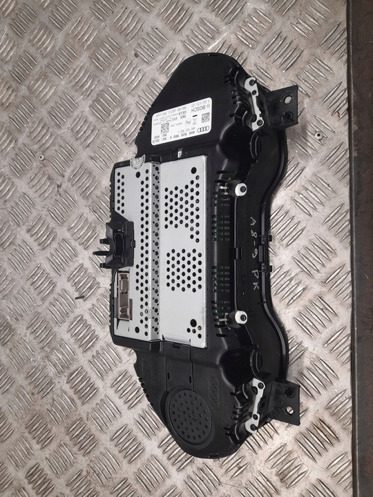 фото №6, Audi a8 s8 d4 4h 2013 перед сторона ліва спідометр  / спідометр